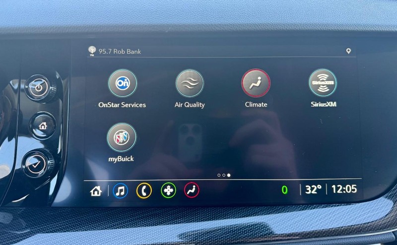 Buick Envision Vehicle Full-screen Gallery Image 19