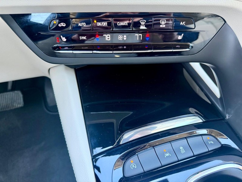 Buick Envision Vehicle Full-screen Gallery Image 21