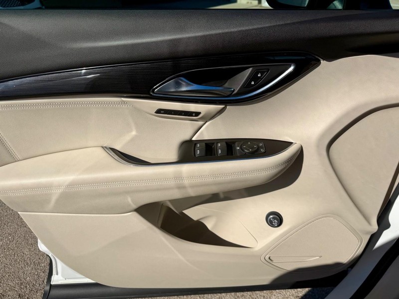 Buick Envision Vehicle Full-screen Gallery Image 25