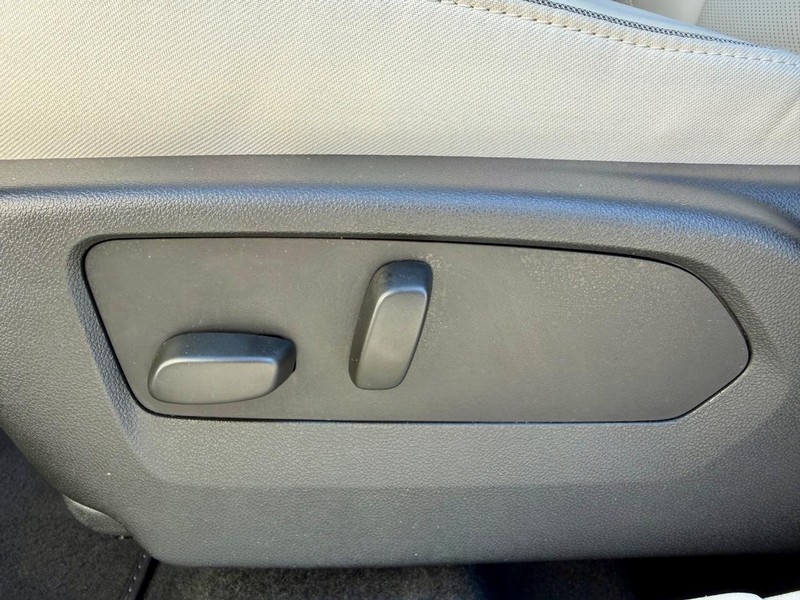 Buick Envision Vehicle Full-screen Gallery Image 28