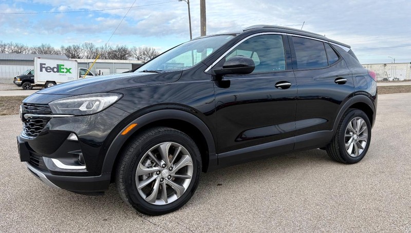 Buick Encore GX Vehicle Full-screen Gallery Image 07