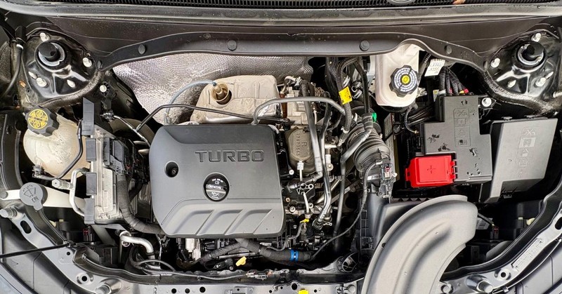 Buick Encore GX Vehicle Full-screen Gallery Image 09