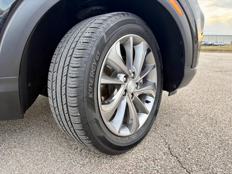 Buick Encore GX Vehicle Full-screen Gallery Image 10