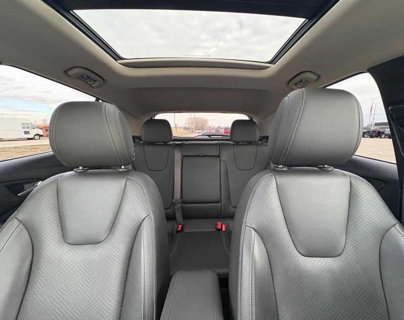 Buick Encore GX Vehicle Full-screen Gallery Image 28