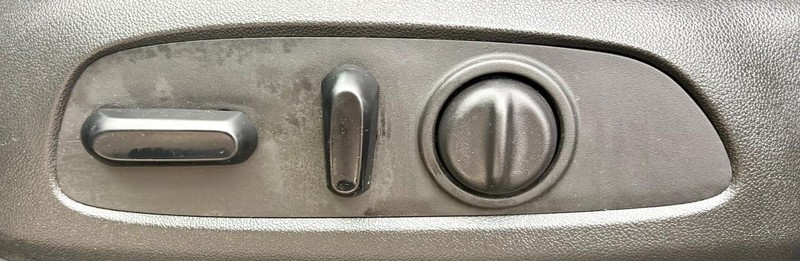 Buick Encore GX Vehicle Full-screen Gallery Image 32