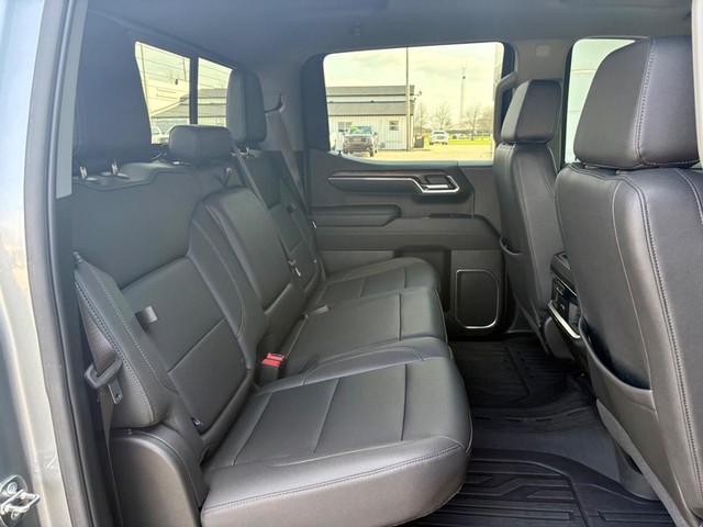 2024 GMC Sierra 1500 SLT thumbnail image 12