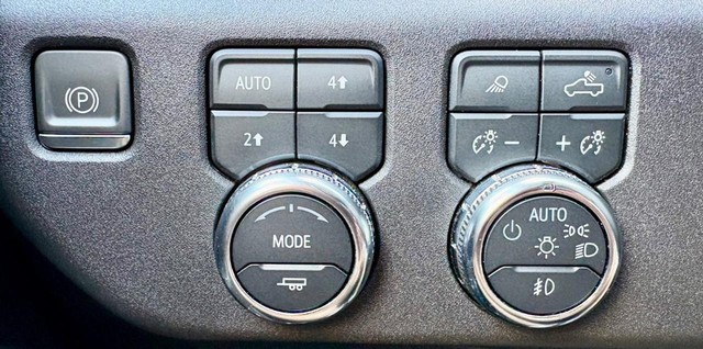 2024 GMC Sierra 1500 SLT thumbnail image 21