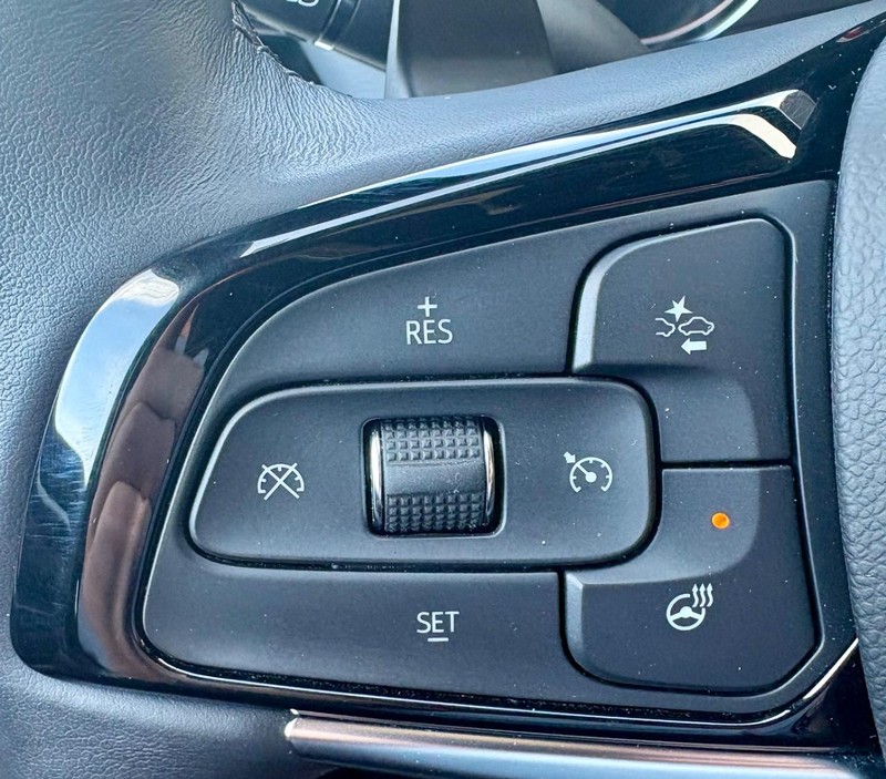 Buick Enclave Vehicle Full-screen Gallery Image 21