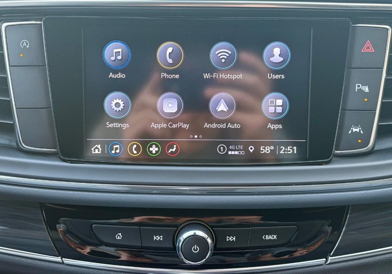 Buick Enclave Vehicle Full-screen Gallery Image 24