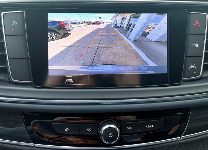 Buick Enclave Vehicle Full-screen Gallery Image 27