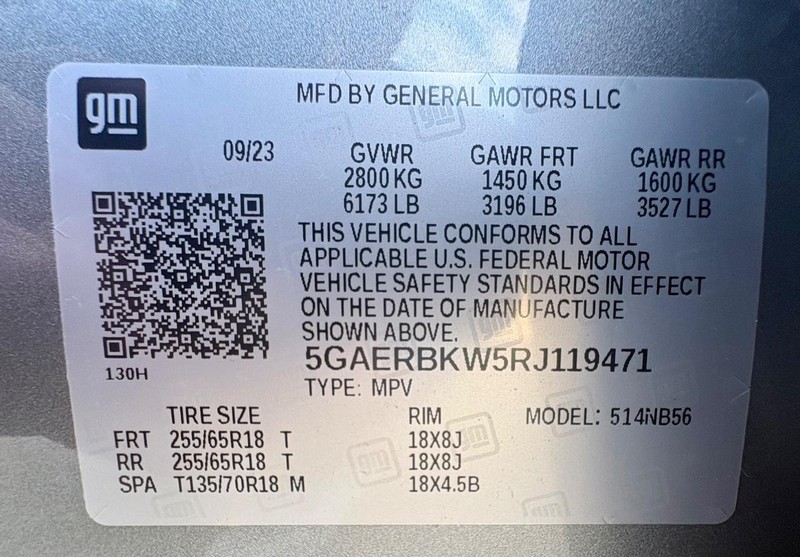 Buick Enclave Vehicle Full-screen Gallery Image 32