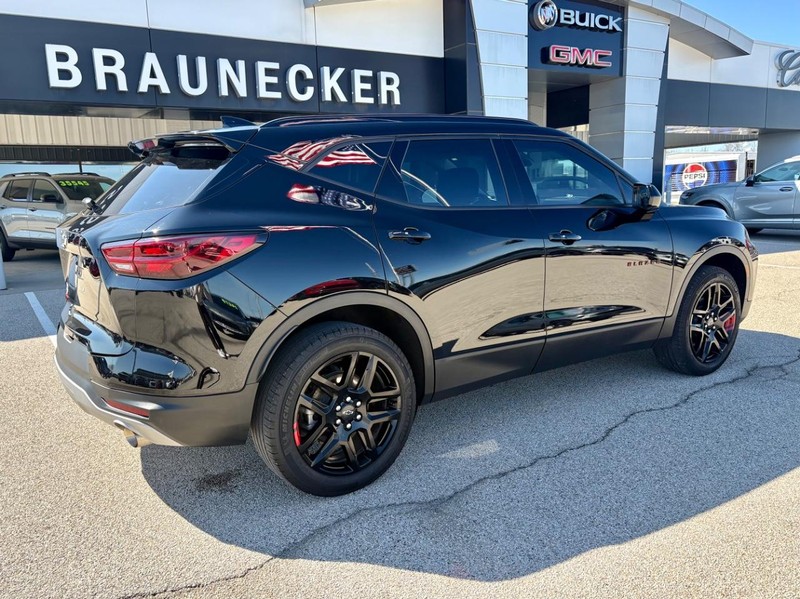 Chevrolet Blazer Vehicle Full-screen Gallery Image 03