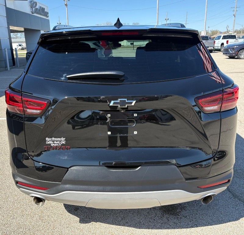 Chevrolet Blazer Vehicle Full-screen Gallery Image 04