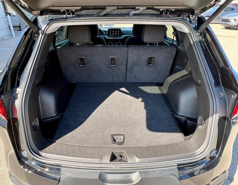 Chevrolet Blazer Vehicle Full-screen Gallery Image 05