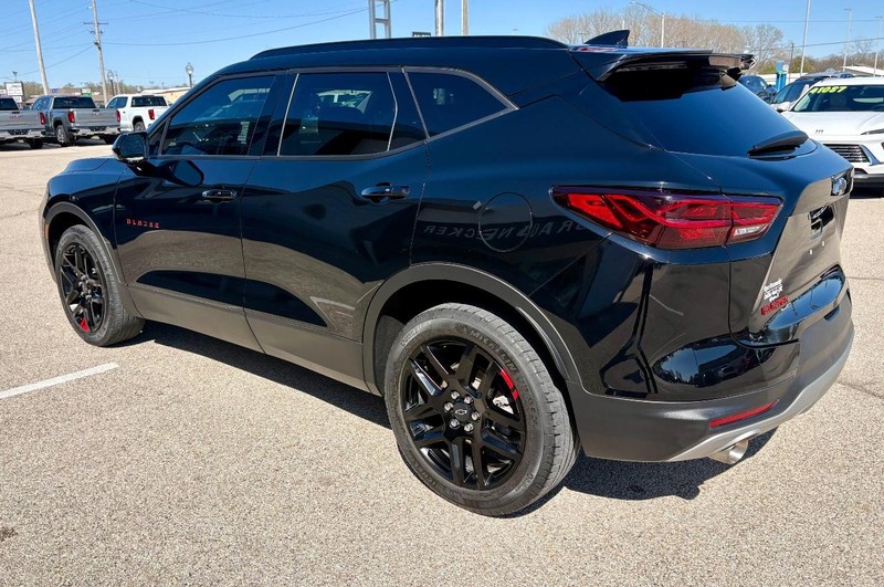 Chevrolet Blazer Vehicle Full-screen Gallery Image 06