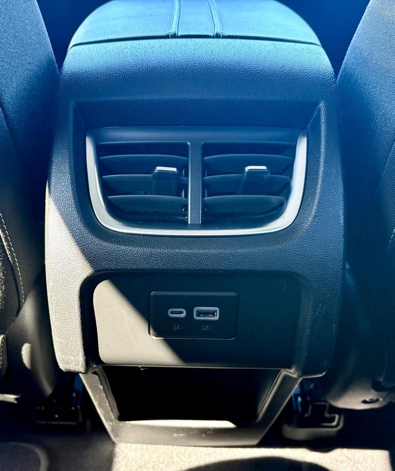 Chevrolet Blazer Vehicle Full-screen Gallery Image 12