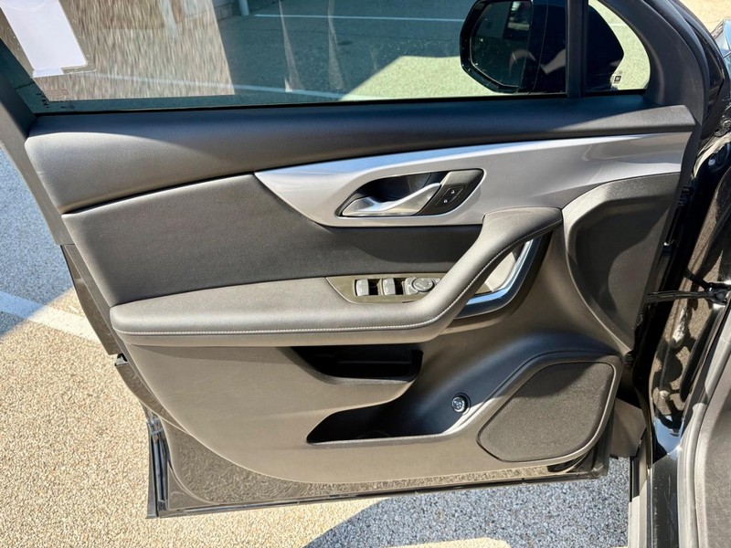 Chevrolet Blazer Vehicle Full-screen Gallery Image 16