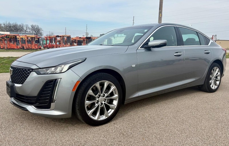 Cadillac CT5 Vehicle Full-screen Gallery Image 07