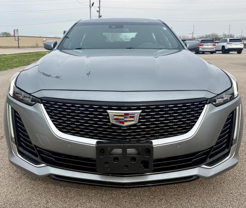 Cadillac CT5 Vehicle Full-screen Gallery Image 08