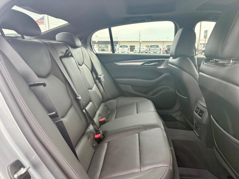 Cadillac CT5 Vehicle Full-screen Gallery Image 11