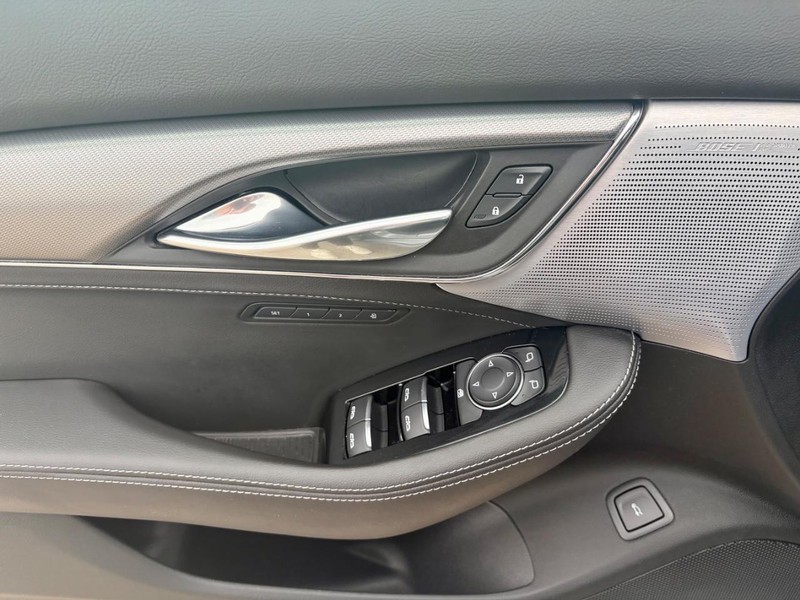 Cadillac CT5 Vehicle Full-screen Gallery Image 17