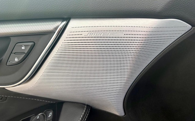 Cadillac CT5 Vehicle Full-screen Gallery Image 18