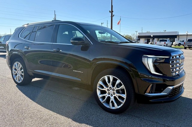 2024 GMC Acadia Denali thumbnail image 02