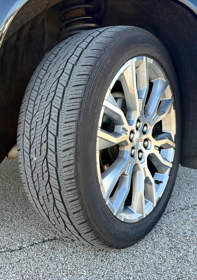 2024 GMC Acadia Denali thumbnail image 12