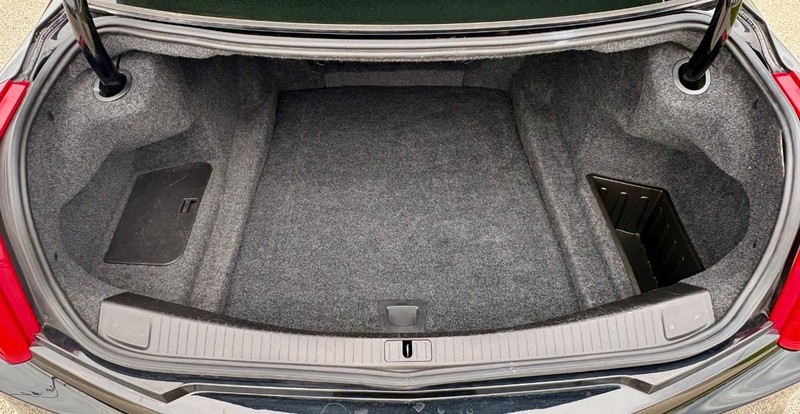 Cadillac CTS Sedan Vehicle Full-screen Gallery Image 05