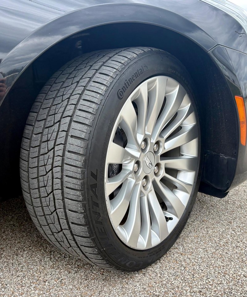 Cadillac CTS Sedan Vehicle Full-screen Gallery Image 10