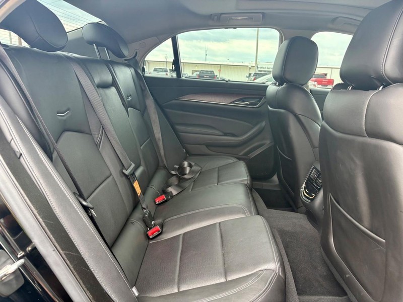 Cadillac CTS Sedan Vehicle Full-screen Gallery Image 11