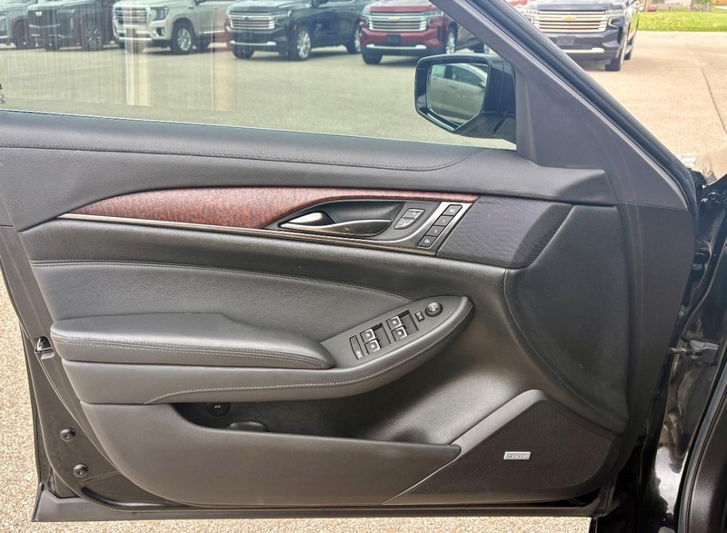 Cadillac CTS Sedan Vehicle Full-screen Gallery Image 15