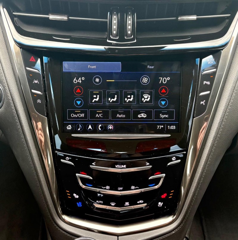 Cadillac CTS Sedan Vehicle Full-screen Gallery Image 25