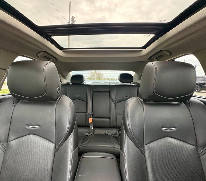 Cadillac CTS Sedan Vehicle Full-screen Gallery Image 27