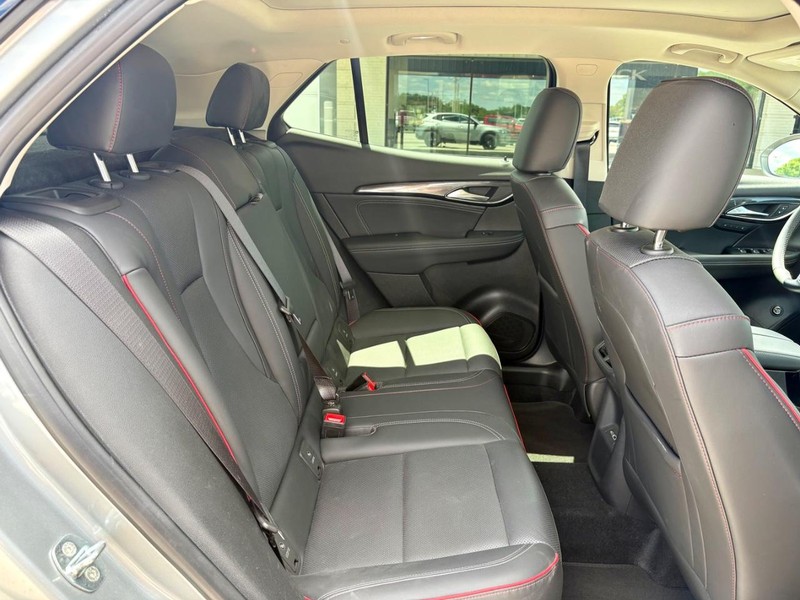 Buick Envision Vehicle Full-screen Gallery Image 11