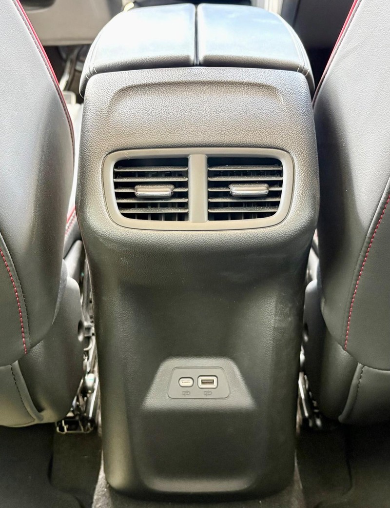 Buick Envision Vehicle Full-screen Gallery Image 12