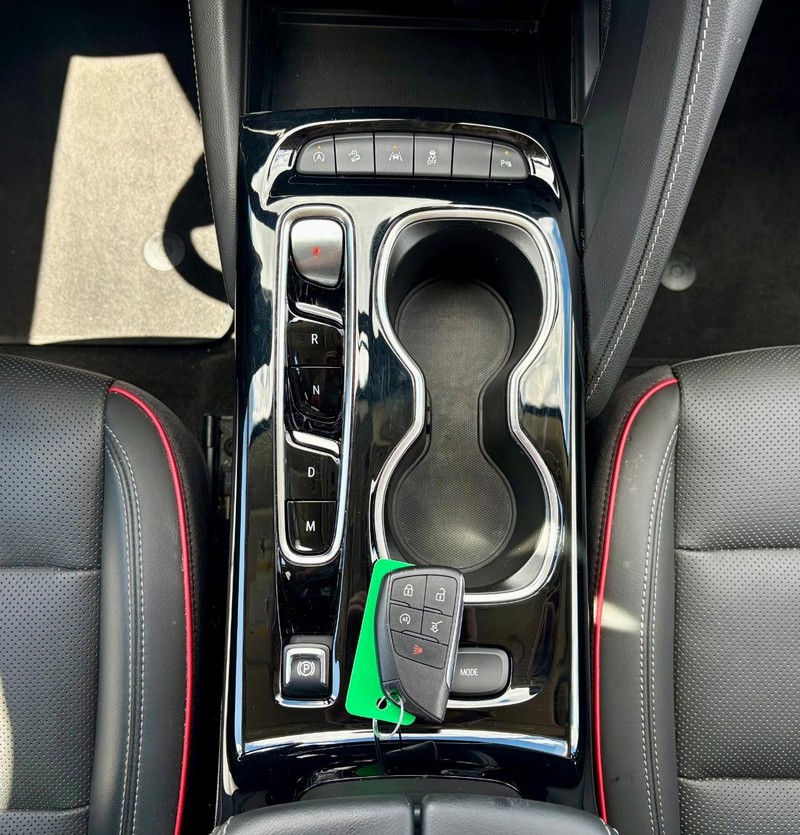 Buick Envision Vehicle Full-screen Gallery Image 14