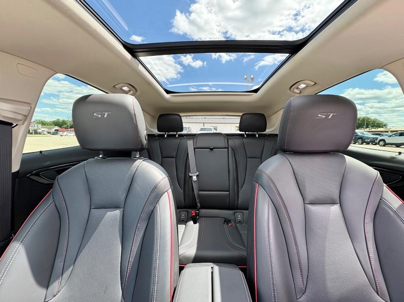 Buick Envision Vehicle Full-screen Gallery Image 27