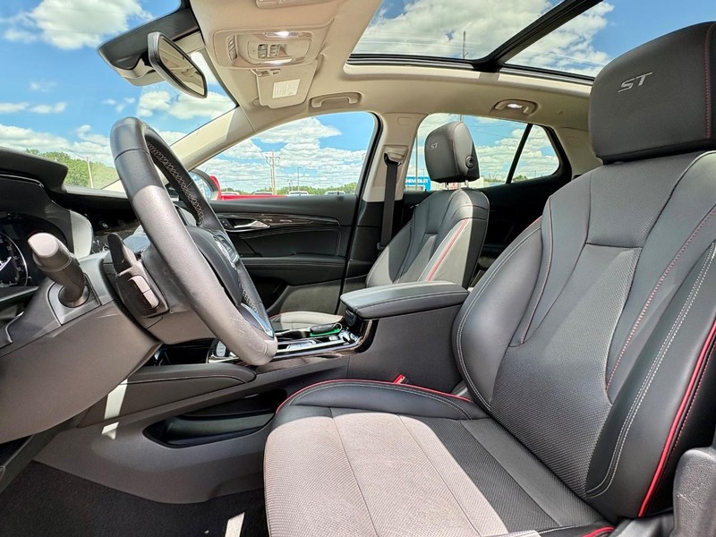 Buick Envision Vehicle Full-screen Gallery Image 30