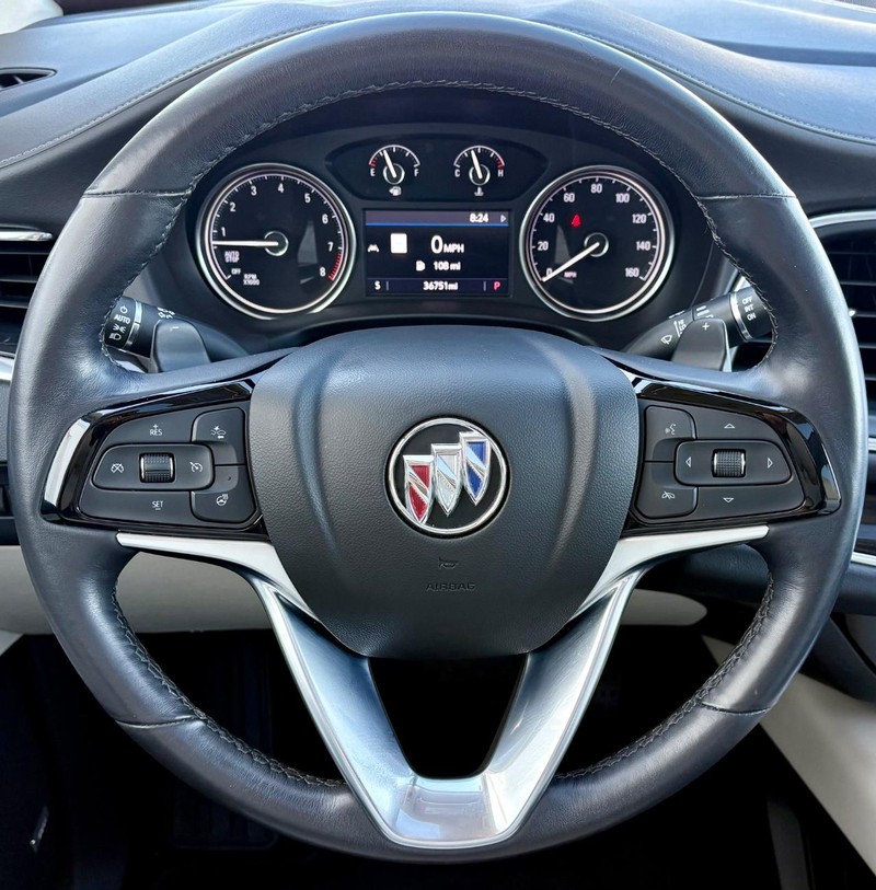 Buick Enclave Vehicle Full-screen Gallery Image 21