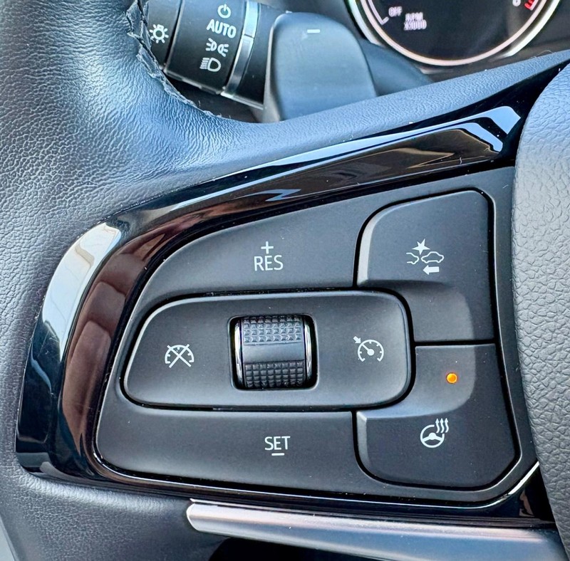 Buick Enclave Vehicle Full-screen Gallery Image 22