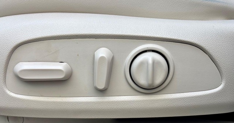 Buick Enclave Vehicle Full-screen Gallery Image 34