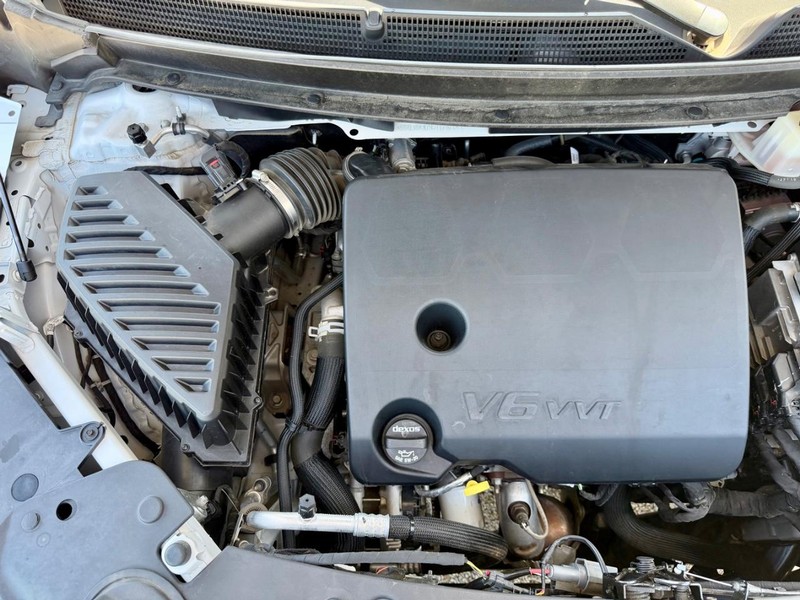 Buick Enclave Vehicle Full-screen Gallery Image 11