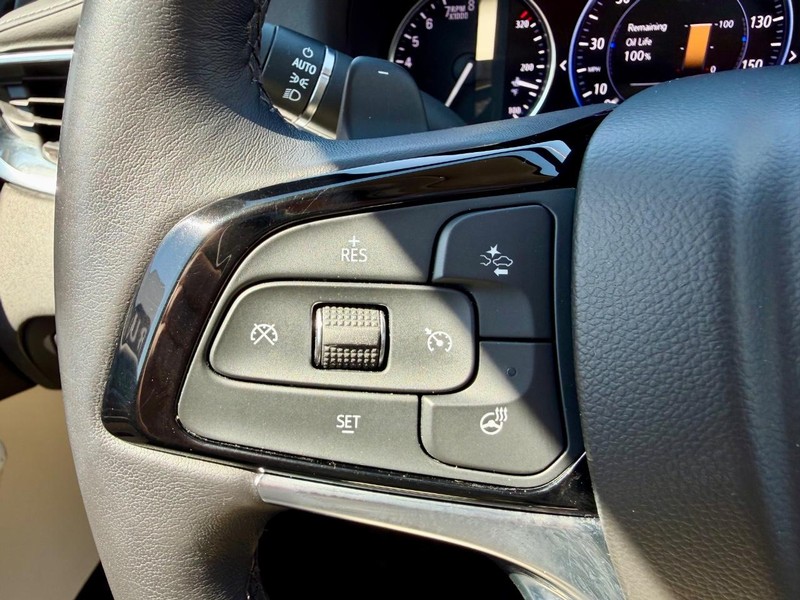Buick Enclave Vehicle Full-screen Gallery Image 19
