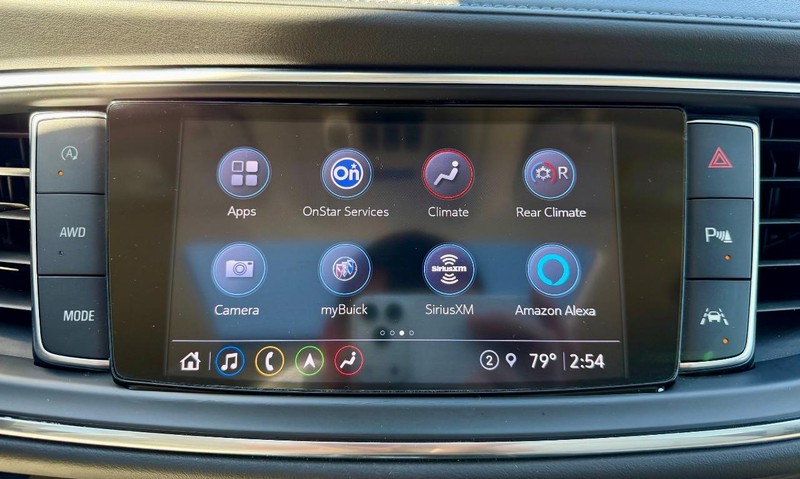 Buick Enclave Vehicle Full-screen Gallery Image 21