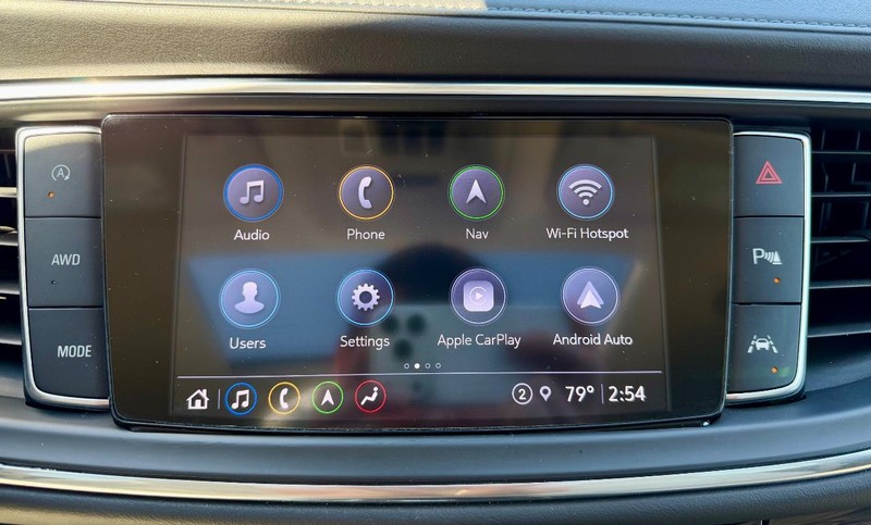 Buick Enclave Vehicle Full-screen Gallery Image 22