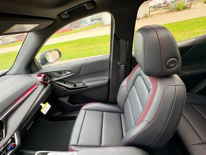 Chevrolet Equinox Vehicle Full-screen Gallery Image 15