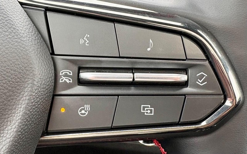 Chevrolet Equinox Vehicle Full-screen Gallery Image 21