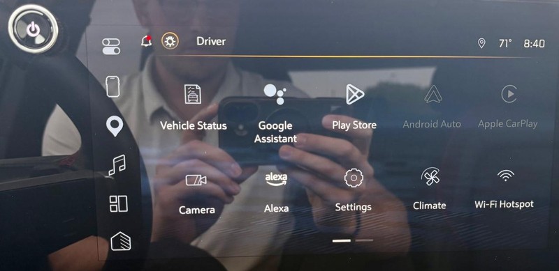 Chevrolet Equinox Vehicle Full-screen Gallery Image 23