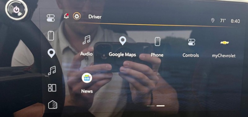 Chevrolet Equinox Vehicle Full-screen Gallery Image 24